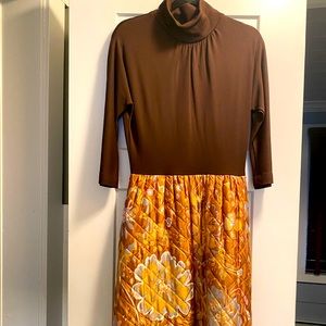 Vintage ladies turtle neck maxi quilted skirt.  Excellent condition.